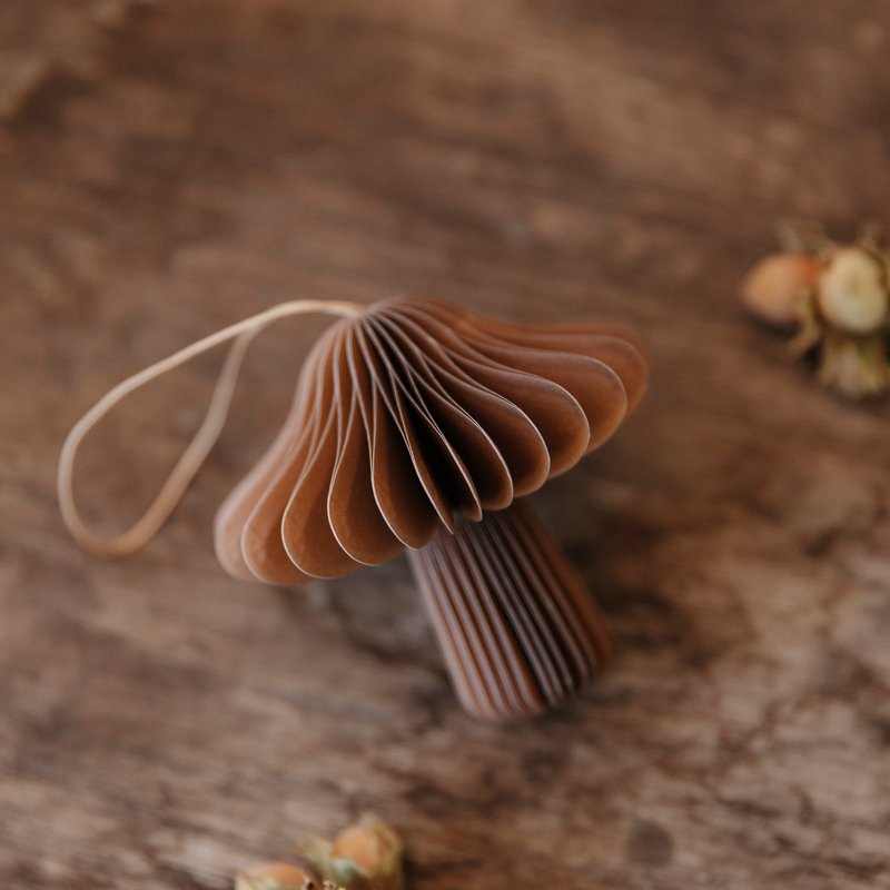 Paper pendant mushroom - brown