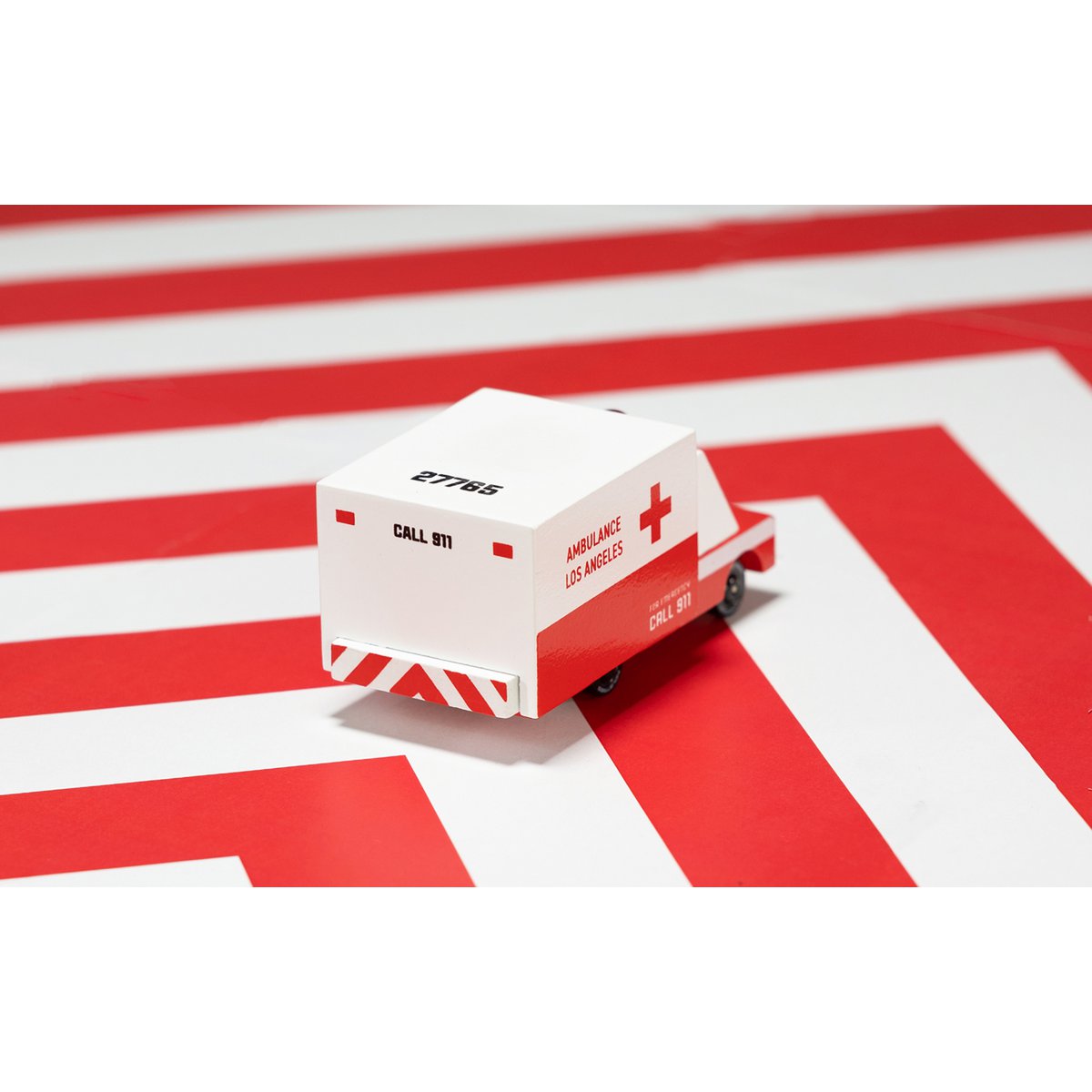 Candycar World - Ambulance Van