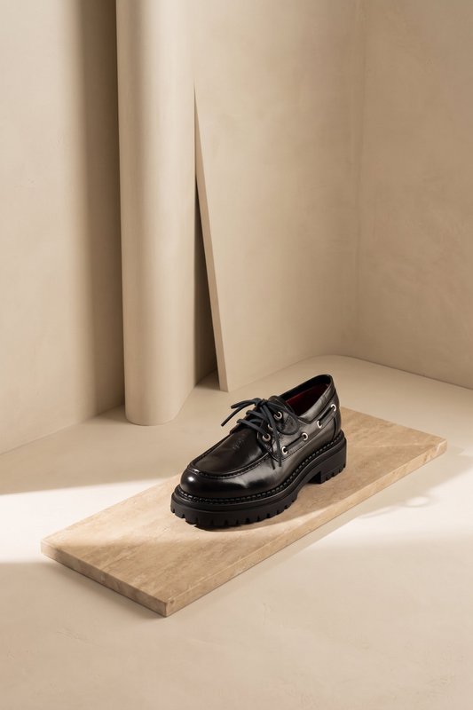 SAILOR BLACK – Leren bootschoen met dikke zool