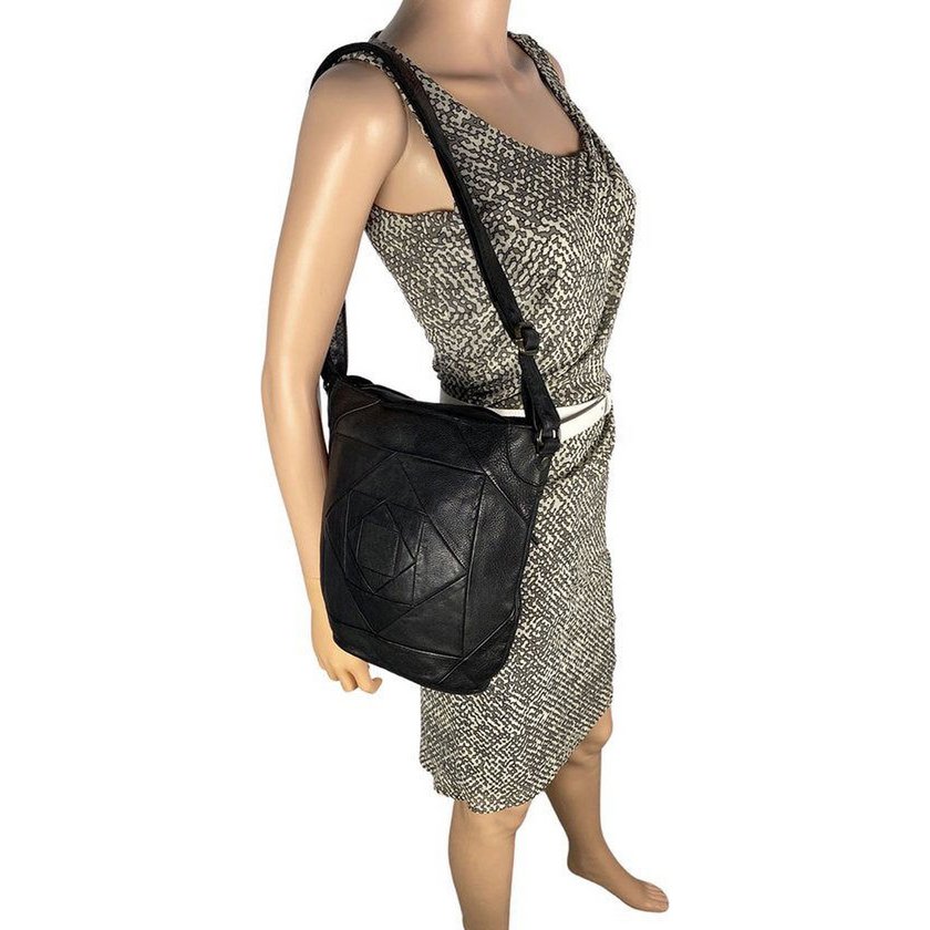 Ruime buffelleren schoudertas – Zwarte leren handtas voor dames