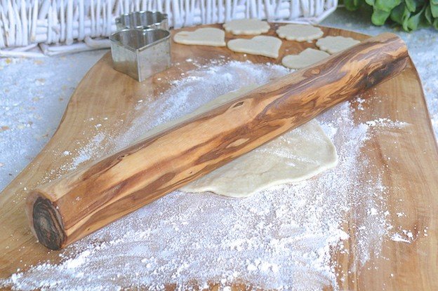 Rolling pin / rolling pin DESIGN 30 cm made of olive wood