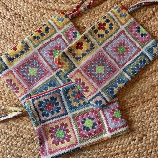 Granny Square cosmetic bag