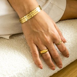 ANILLO CORTES FINO EN EL MEDIO