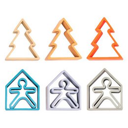 Wooden toy set featuring a variety of tree and human-shaped pieces in natural, orange, and blue colors. Suitable for young children's play and development.