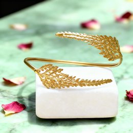 Fern Leaf Bracelet: Adjustable Gold-Plated Brass, Nature Inspired