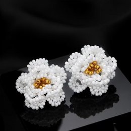 Handmade Daisy Beaded Necklace & Earrings Set