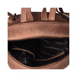 Backpack Ladies con crofone in pelle marrone chiaro - zaino in pelle di lusso con stampa di coccodrilli, una combinazione perfetta di stile e funzionalità per l'uso quotidiano.