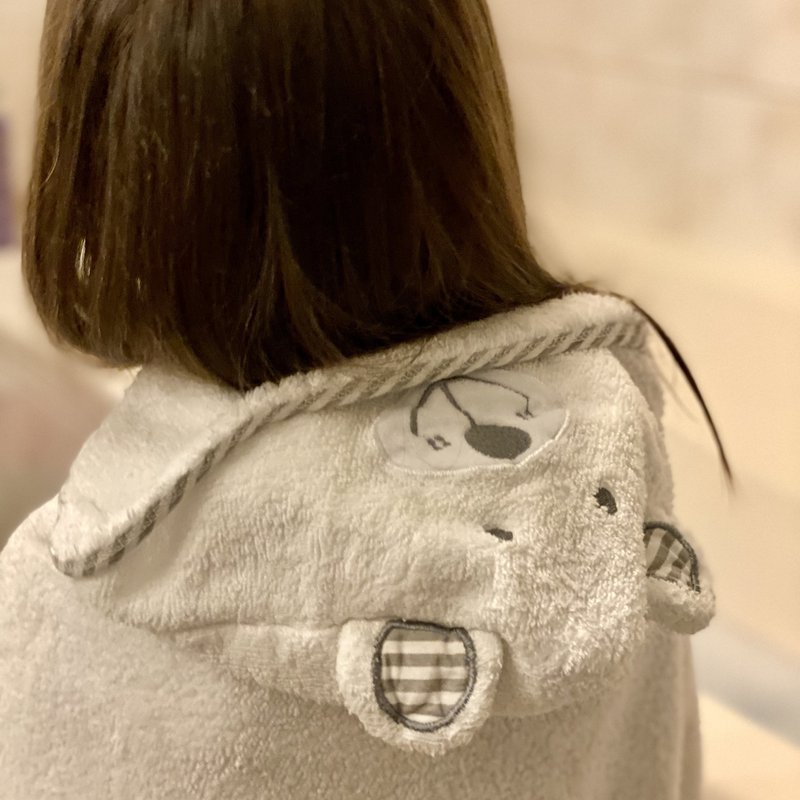 "Bear" hooded towel set made of bamboo fiber