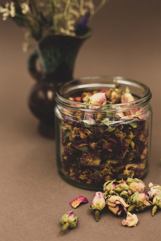 Dried rosebuds