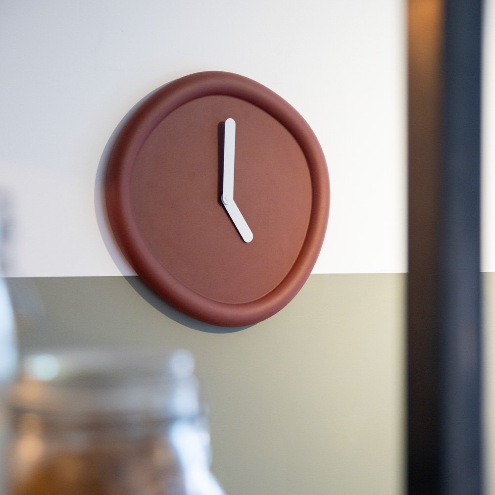 ROUND CLOCK