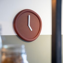 ROUND CLOCK
