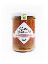 Organic chocolate spread with caramelized almonds and sea salt. Contains 9 units of 200g each. Creamy texture with sweet and salty flavors.