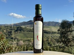 Dressing made from extra virgin olive oil & chilli 250ml