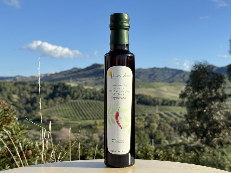 Dressing made from extra virgin olive oil & chilli 250ml