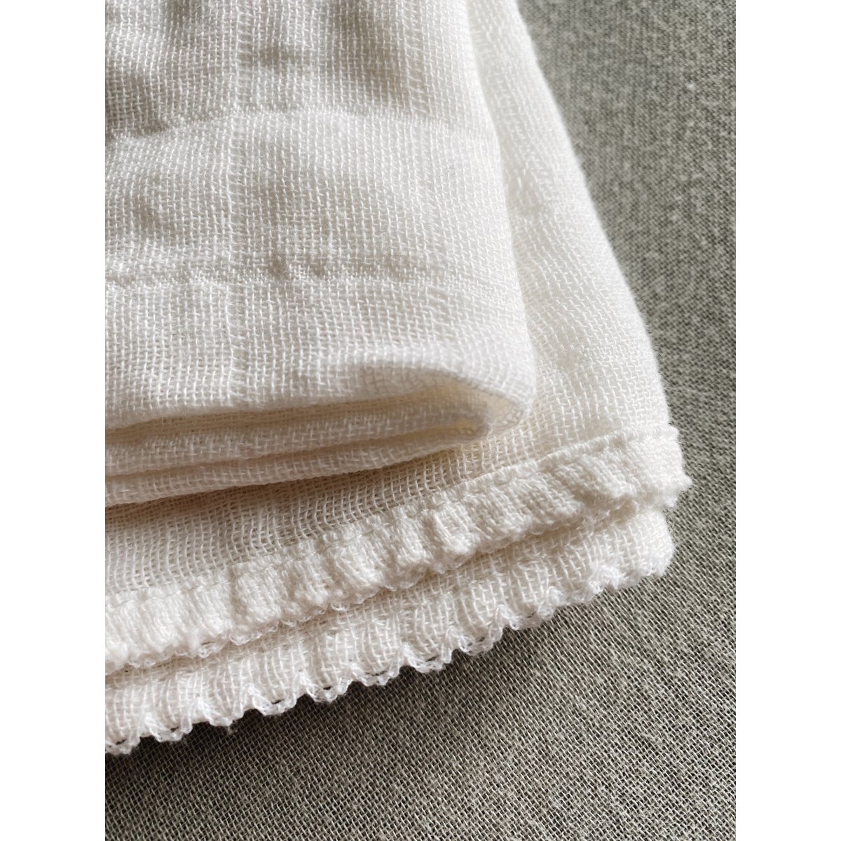 Mousseline met gehaakte bies - Witte bies