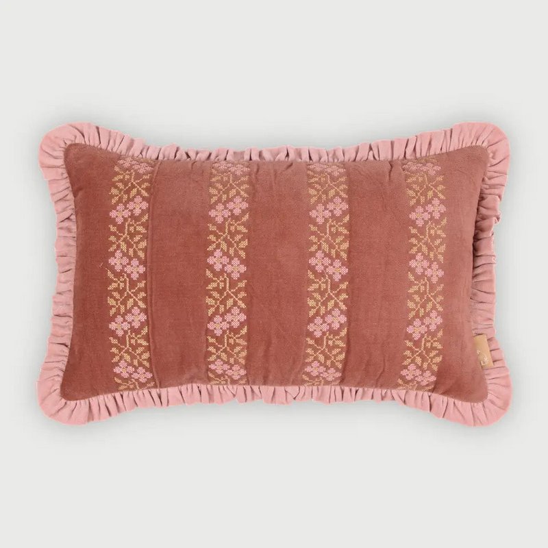 Kussenhoes | Heather Rhubarb Cross Stitch langwerpige kussenhoes van Sanctuary Living