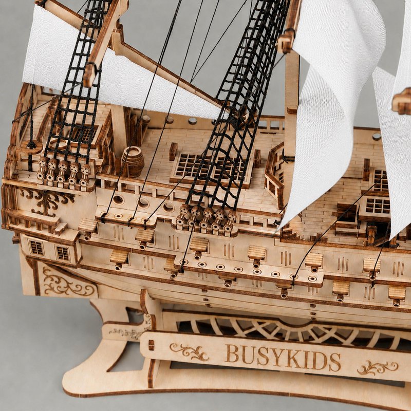 Galeone aus Holz mit LED-Beleuchtung – 3D-Holzpuzzle 583 Teile, Schiffsmodell mit Segeln und Takelage, Modellbausatz ab 12