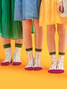 Biologische kindersokken hartjes - sokken met een kleurrijk hartjespatroon