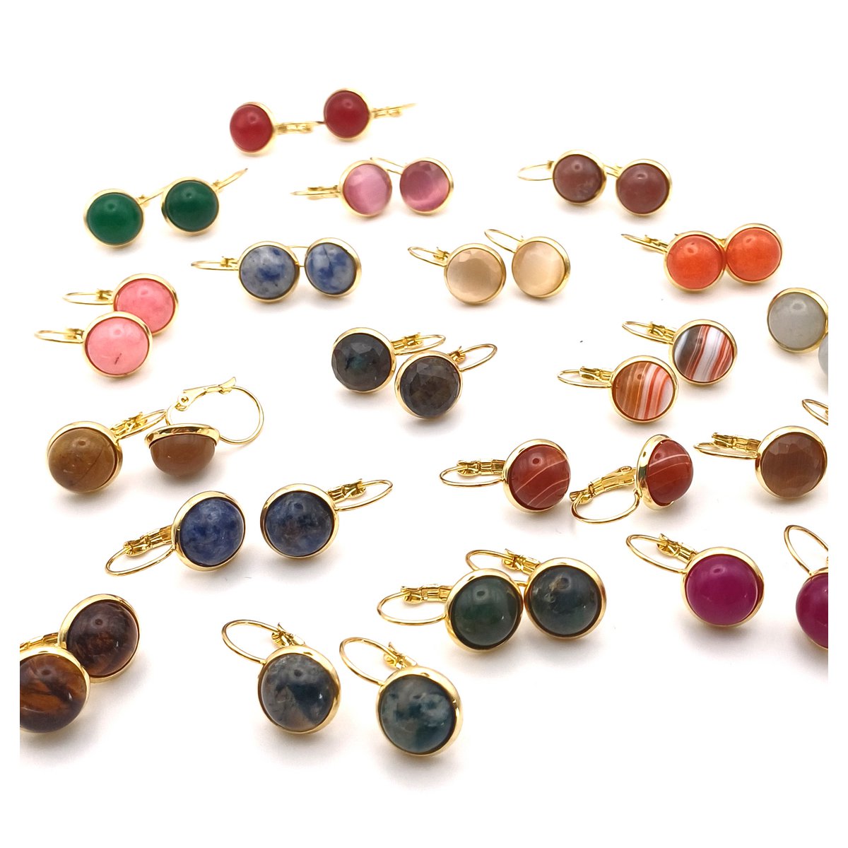 Leverback stainless steel earring with 10 mm cabochon