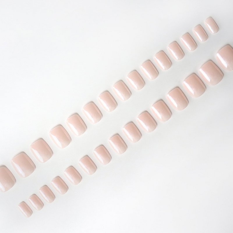Gelzz Soft Gel Press On Short Blush Chrome (S22)