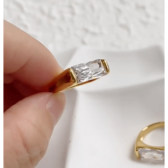 Aloysha - Baguette Diamond Ring