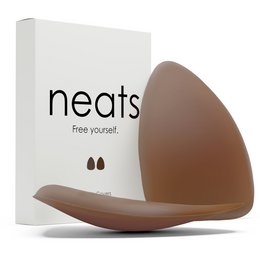 Adhesive silicone triangle nipple covers in mocha color, available in sizes S/M (fits A-C cups) and L/XL (fits D+ cups).