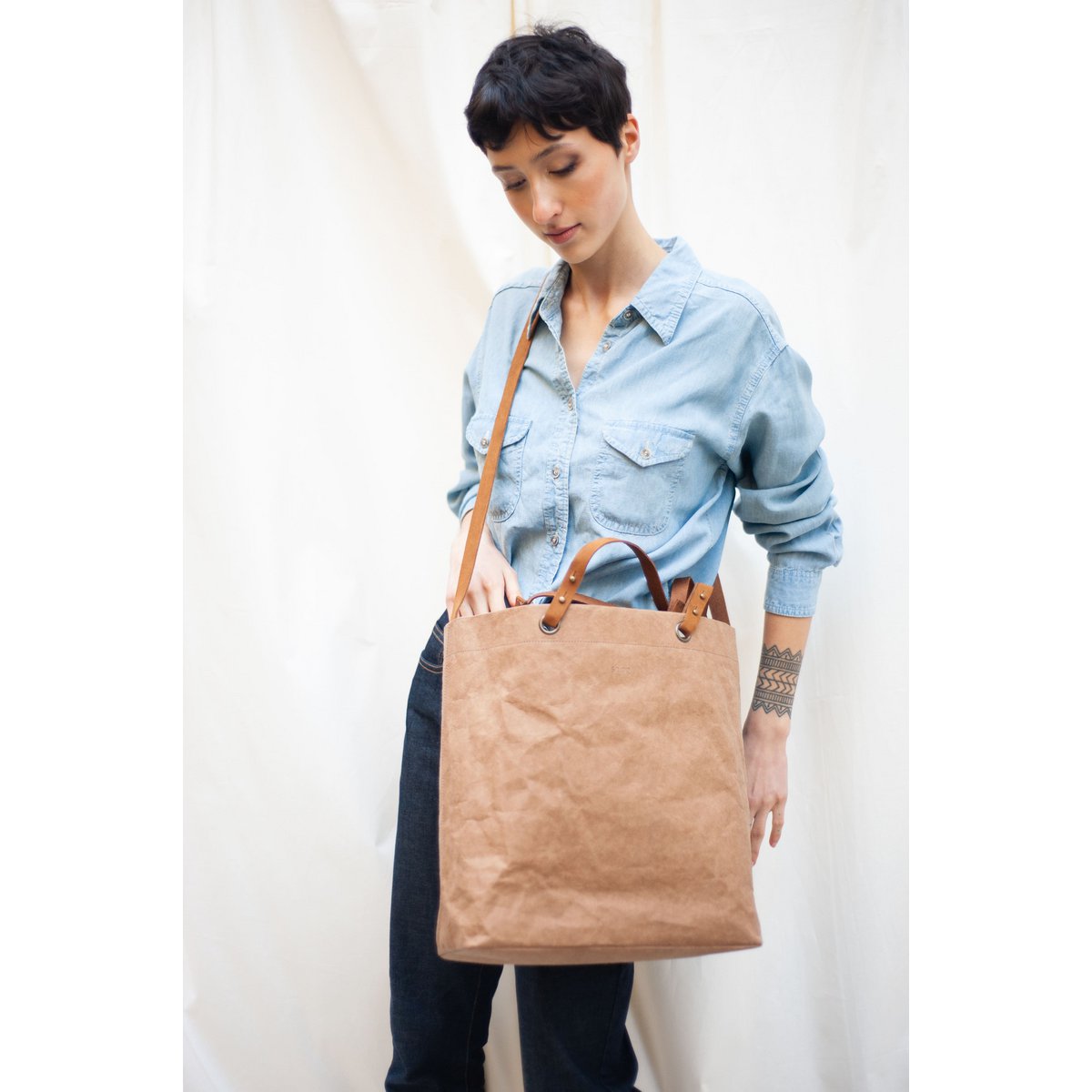 Sasha Tote (wielbłąd)