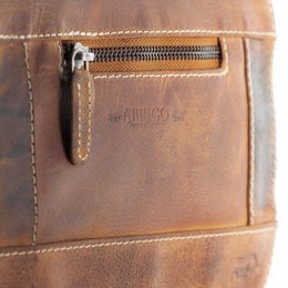 Umhängetasche für Damen mit hellbraunem Büffelleder - Praktischer Ledertasche mit mehreren Reißverschluss -Taschen, perfekt für Organisation und Stil.
