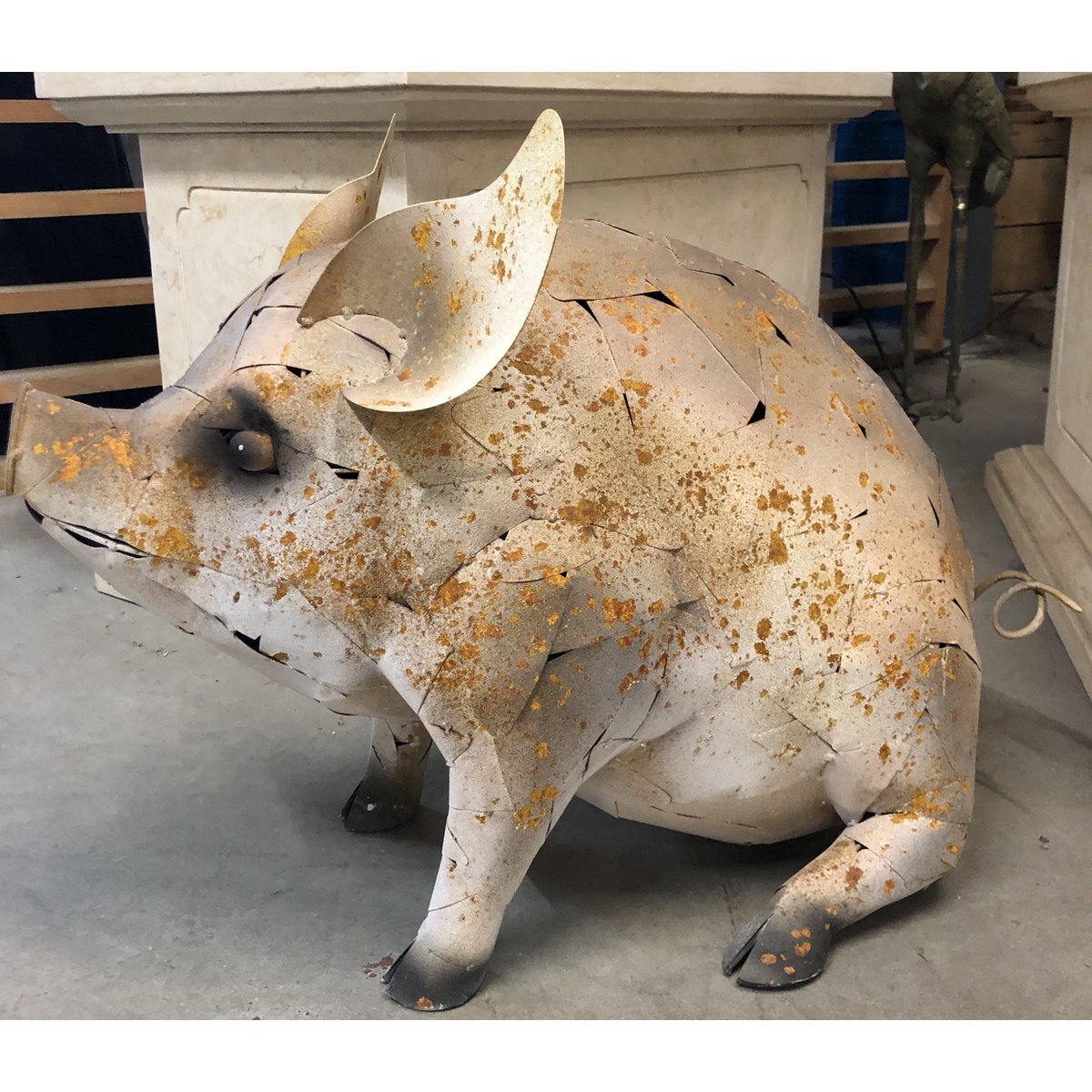 Cochon assis en fer, 65x35x51cm, 3,2kg