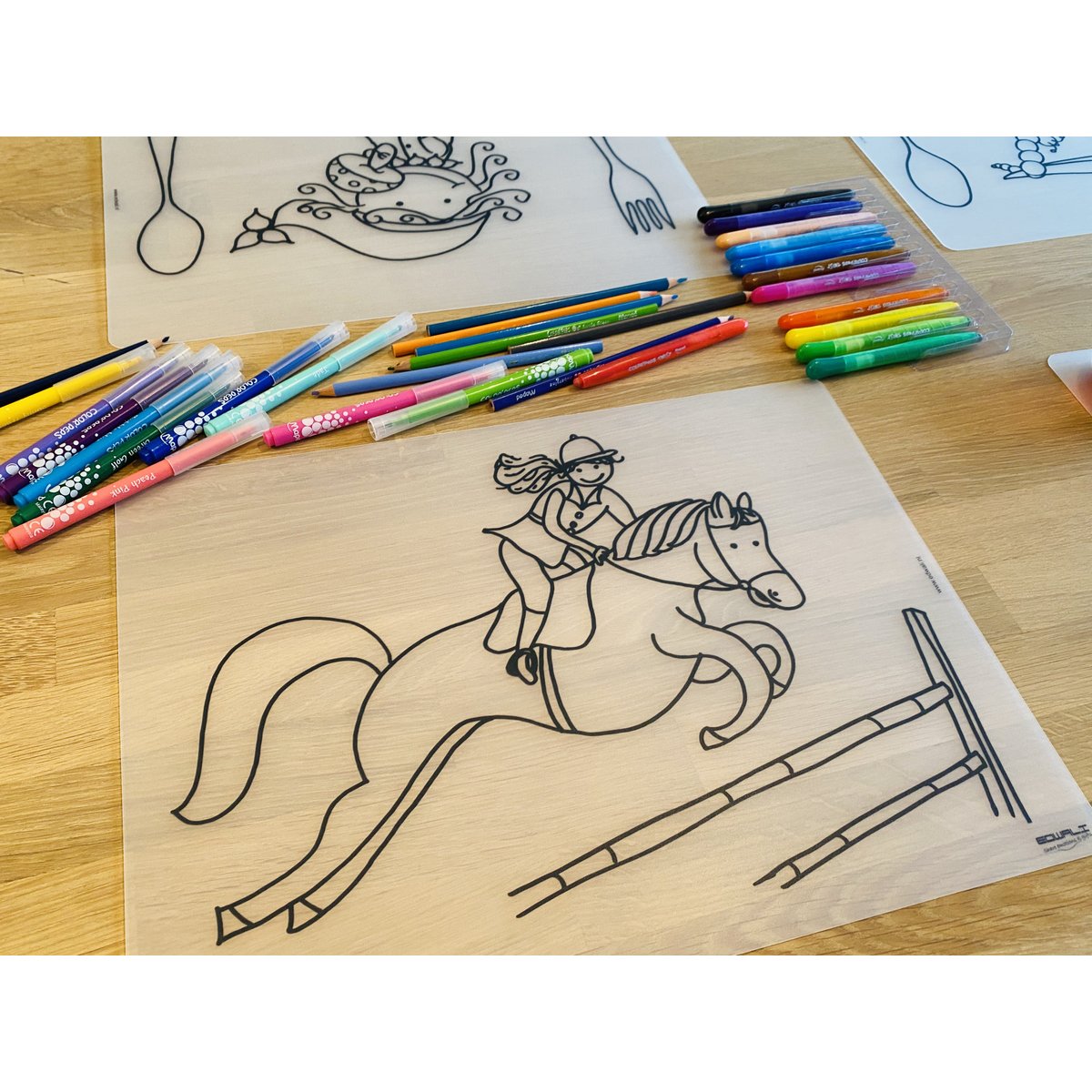 Recolorable placemat Hop horse hop