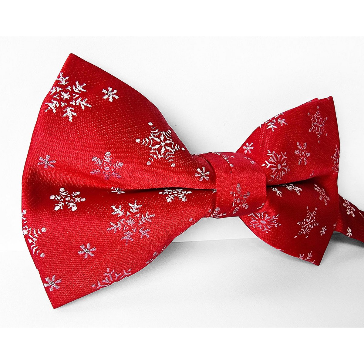 Bowtie - Red with snowflakes