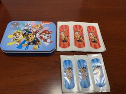 PATRULLA CANINA CAJA METÁLICA 24 APOSITOS