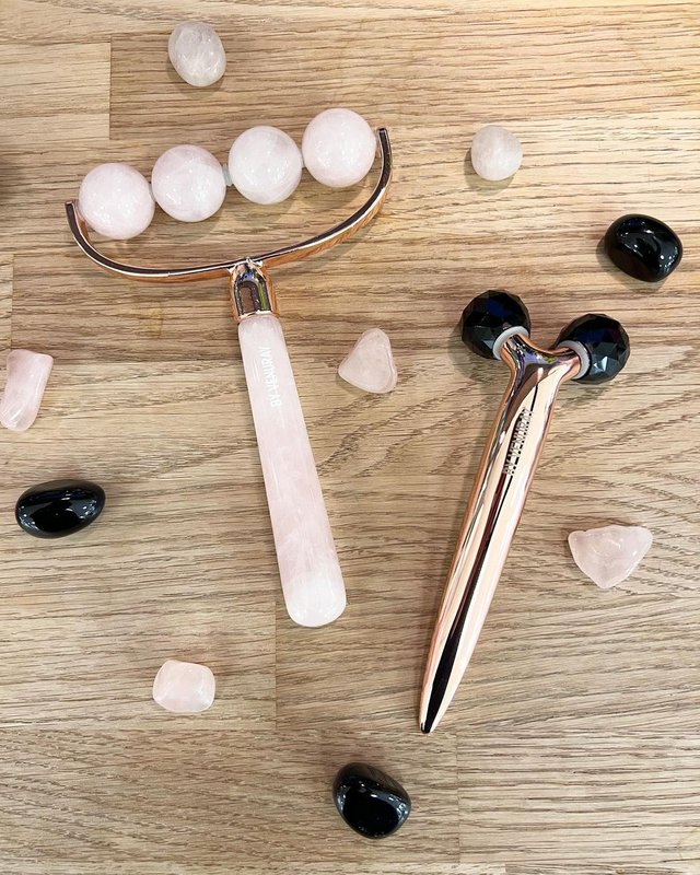 Rose Quartz Body Massage Roller by Venuray
