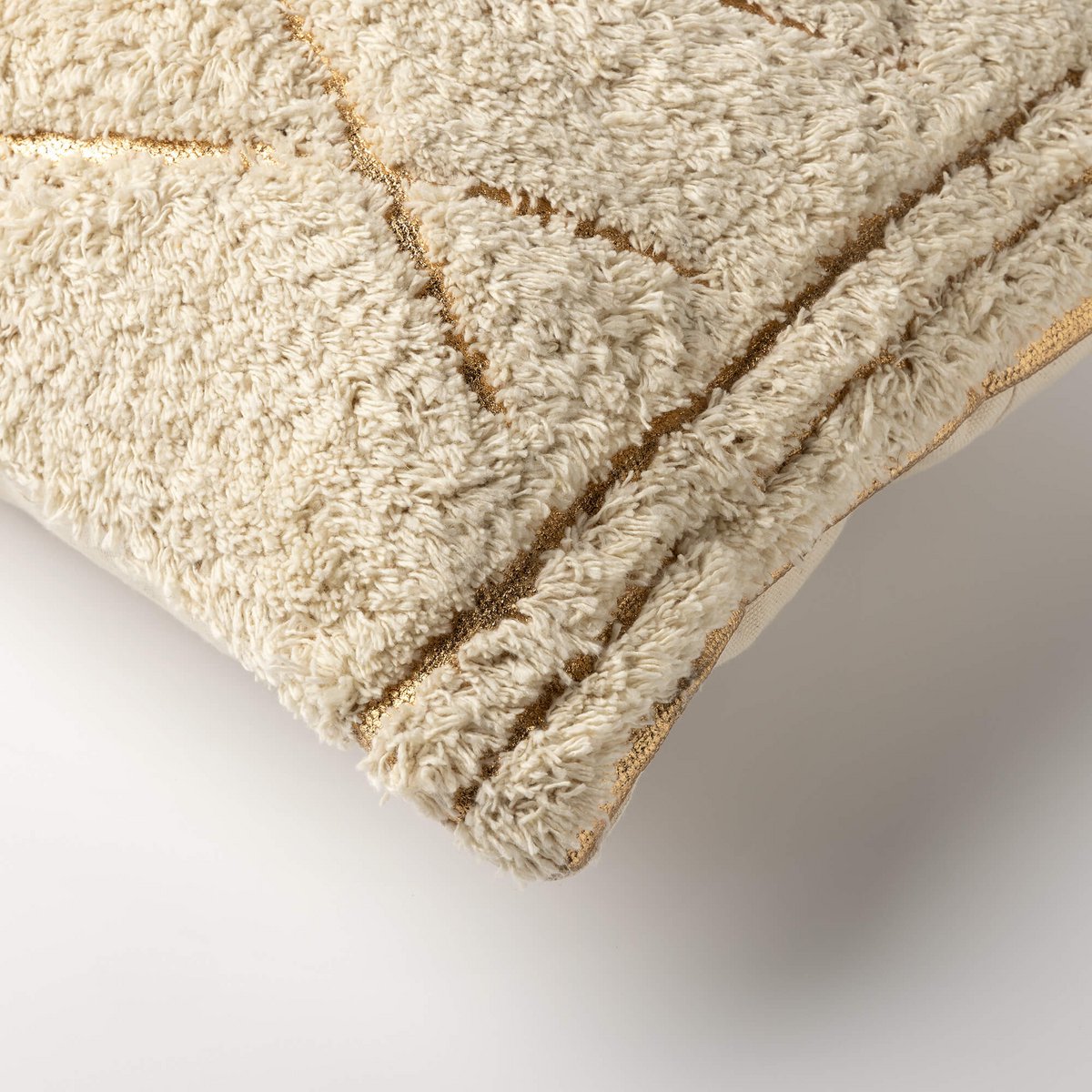 Dutch Decor DUUK - Cushion 30x50 cm - Tofu - beige with gold