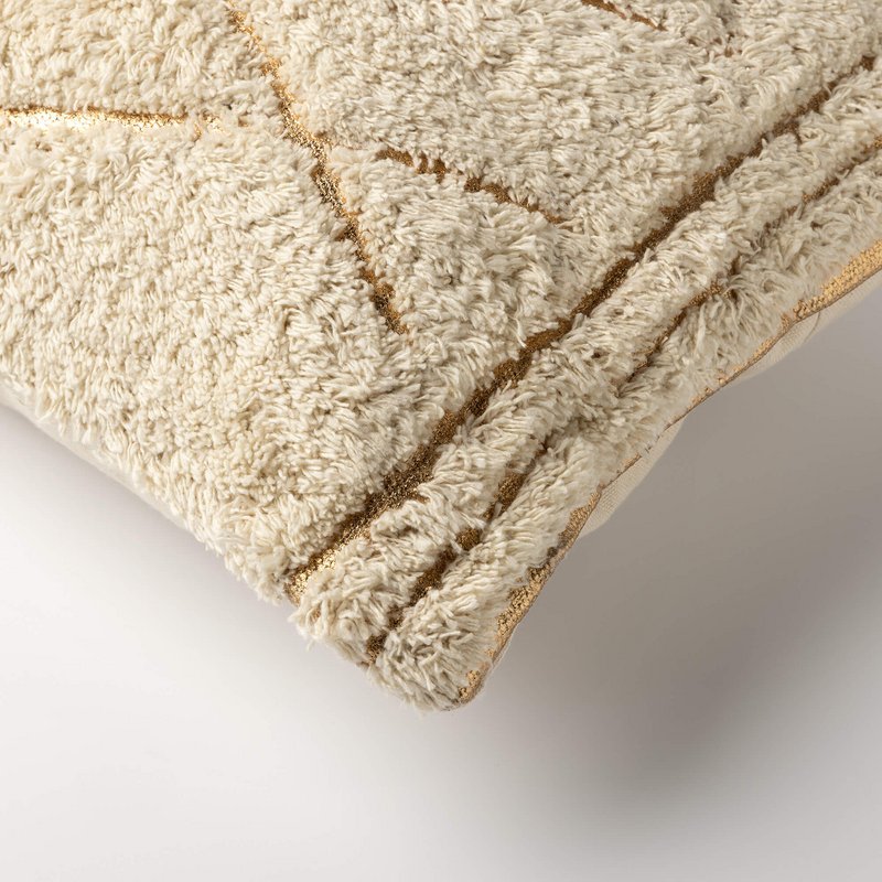 Dutch Decor DUUK - Cushion 30x50 cm - Tofu - beige with gold