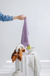 Ścierka kuchenna (ręcznik do naczyń) / kontrastowy detal w kolorze liliowego lisa, 100% len