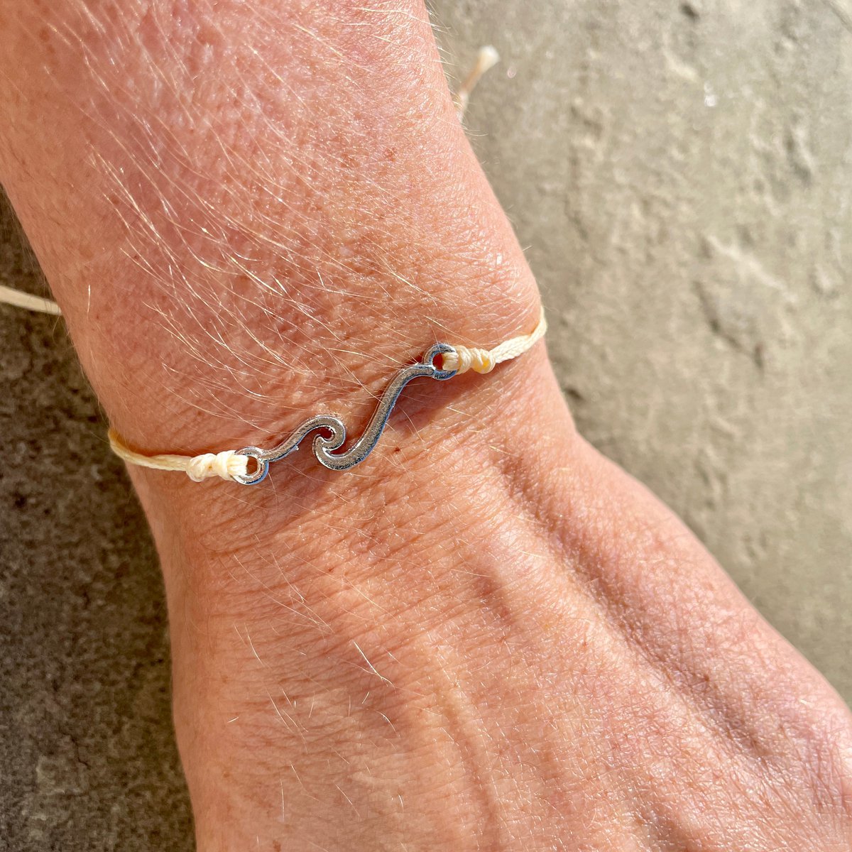 Surf Spirit Wave Friends Team Wristband Pack of 6