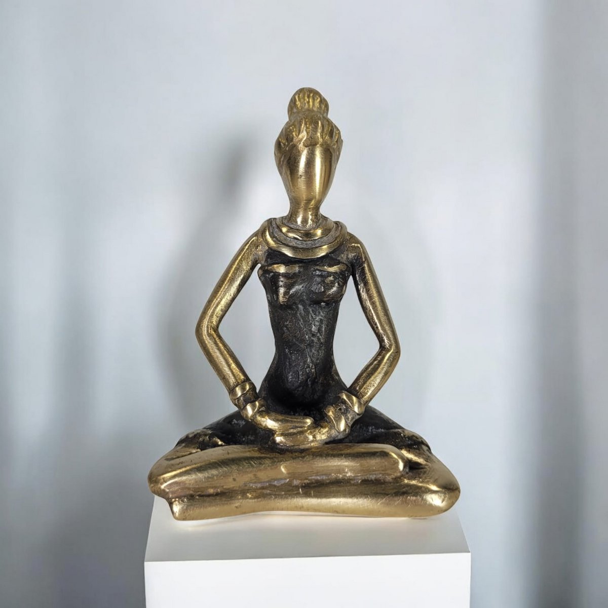 Bronze skulptur yoga "Inda" | af derm | Forskellige farver