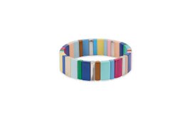  Colorful elastic bangle bracelet with a diameter of 19 cm.