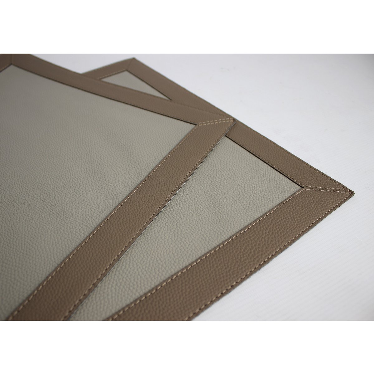 4 SET TABLE SETS DWU -TONE SYNTETYCZNY CÓŻ BRĄZOWY Z KED