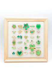 Viel Schmuck mit Display