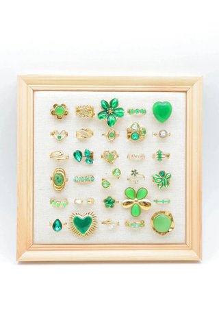 Lots of jewelry with display