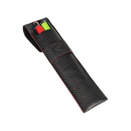 K0028AB | Étui à stylos en cuir véritable pleine fleur, grain dollar - Coloris noir avec bords rouges - Dimensions : 4,5 x 16,5 x 1 cm - Packaging : Coffret cadeau fond/couvercle