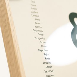 Les contraires s'attirent