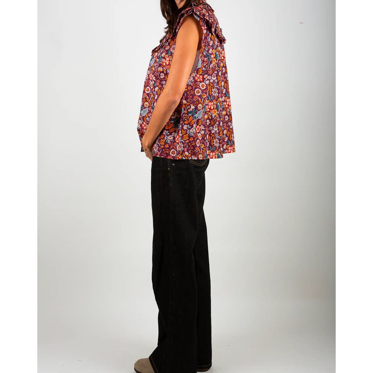 Blusa de mujer morris sin mangas con volantes