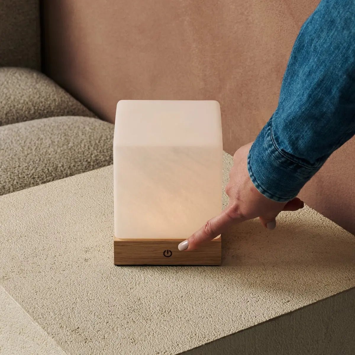 Lámpara de madera inalámbrica Yce marrón claro
