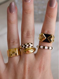 Sacra - Anillo Bloque Cuadros Geométricos Dorado
