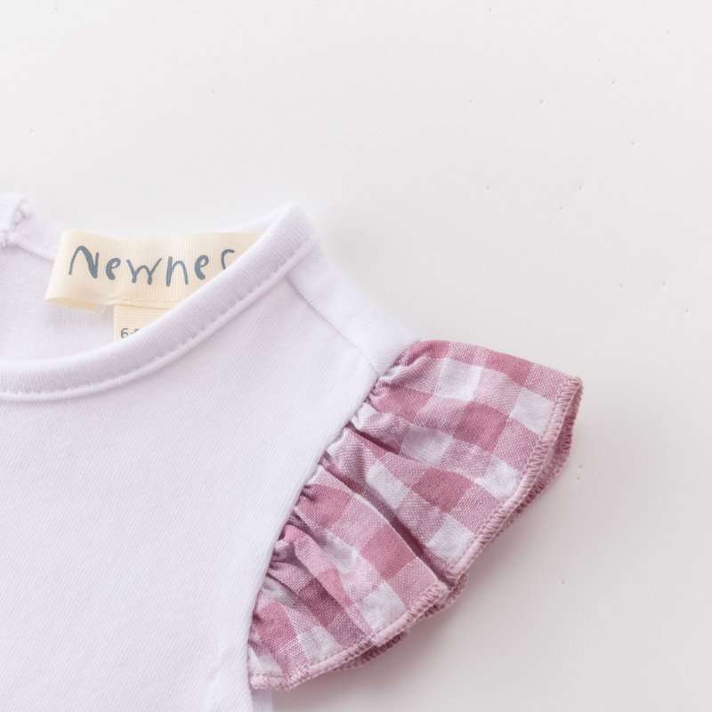 T-shirt med flæseærmer og lilla tegning BGV66552