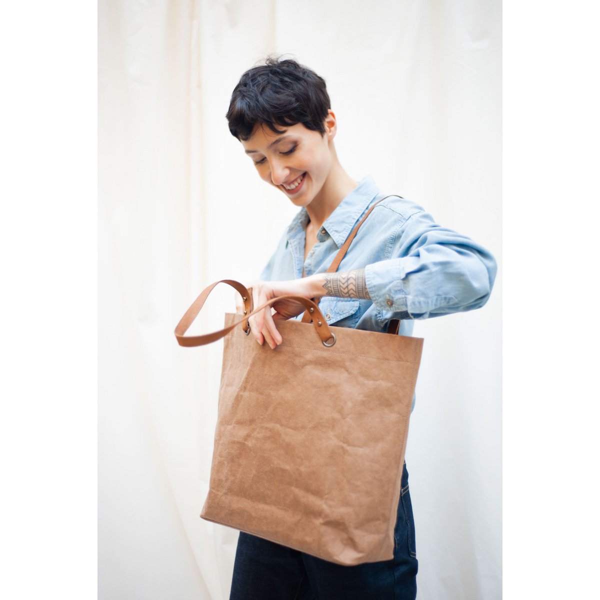 Sasha Tote (wielbłąd)