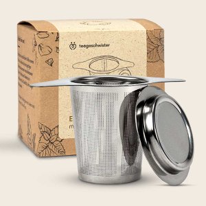 Stainless steel tea strainer with lid